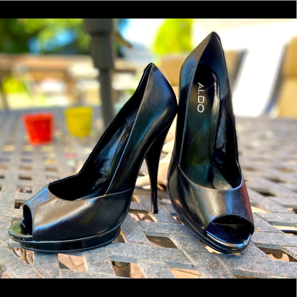 Aldo Peep toe platform pumps